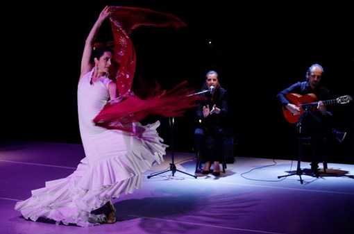 Tanec flamenco a kathak, zpěv