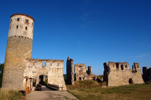 V Máchových stopách − na zříceniny hradu Michalovice, zámku Zvířetice a kláštera Klášter
