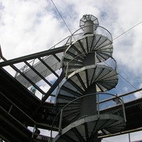 44 - nepřístupný vrchol věže