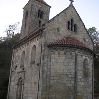 kostelík na hřbitově v Mohelnici nad Jizerou