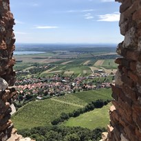 výhled ze zříceniny hradu Děvičky