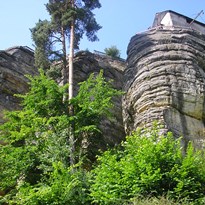 Skalní hrad Sloup na obzoru