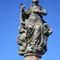 16 - Socha Panny Marie