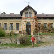 Stará škola ve Vrchovanech.