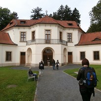 pavilon Vojtěška, pramen potoku Brusnice