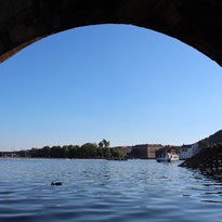 Oblouk pod Karlovým mostem