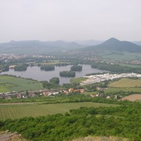 Výhled z Radobýlu - Žernosecké jezero, Lovoš...