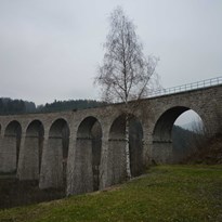 úžasný železniční most ve Smržovce