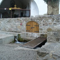 1 - Nově upravený prostor před kostelem sv.Jana Křtitele s pramenem sv. Ivana