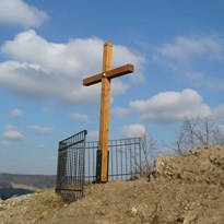 2 - I kříž nad vsí na vyhlídce na sv. Ján je nový